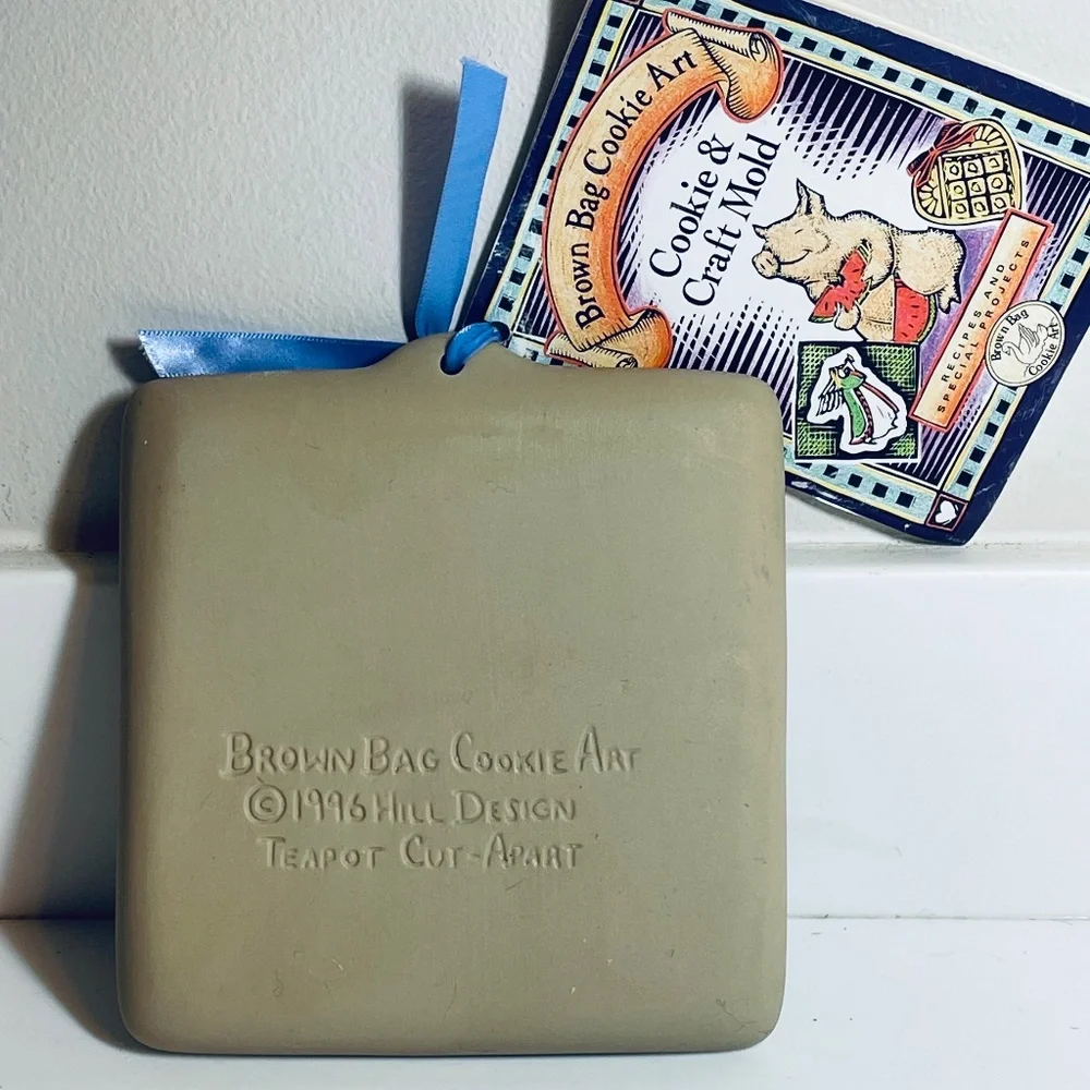 Vintage Brown Bag Cookie Art 4 Teapots Cut-Apart Cookies w/ Recipe Book - Picture 2 of 4